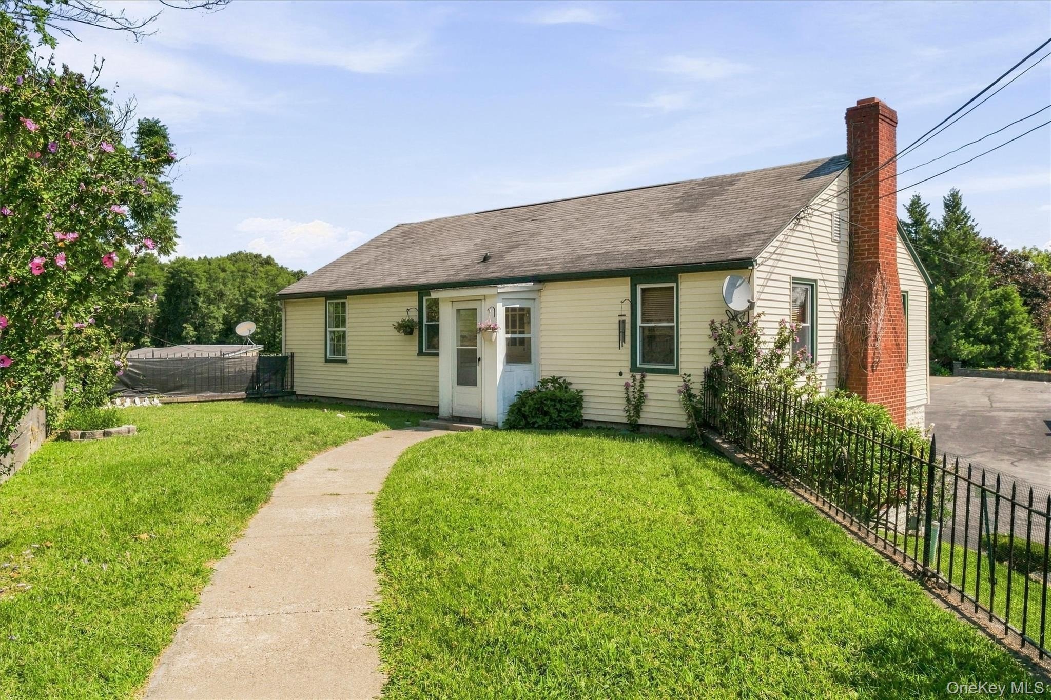 36 Old Indian Rd #2 – photo 1