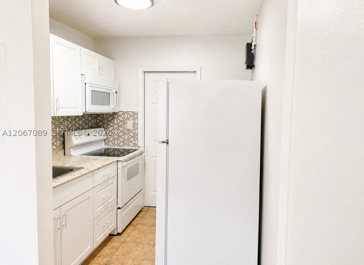272 SW 3rd St #A-D – photo 5