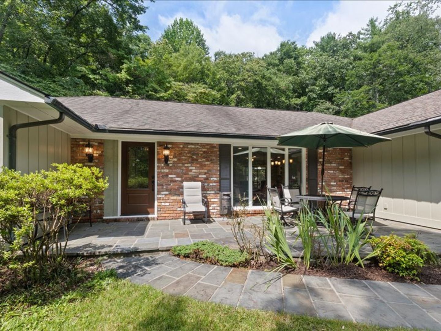 1050 Illahee Rd – photo 2