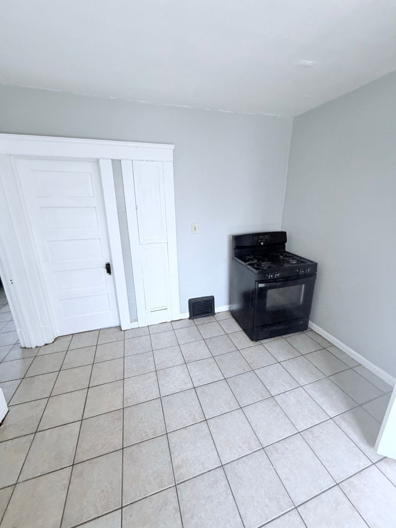 1114 E 64th St unit Unit 3 – photo 5