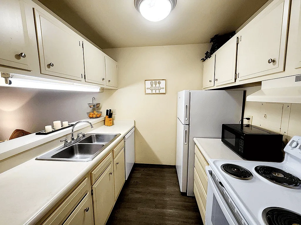 Rivers Edge Apartments – photo 3