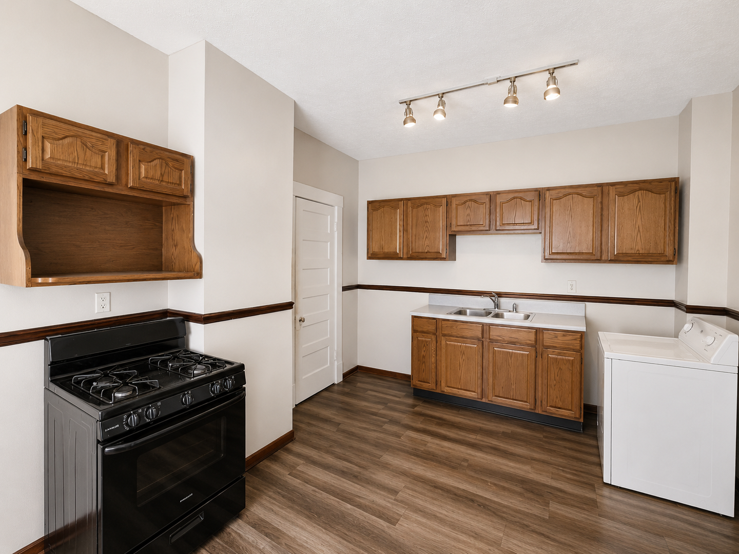 2327 W Main St – photo 4
