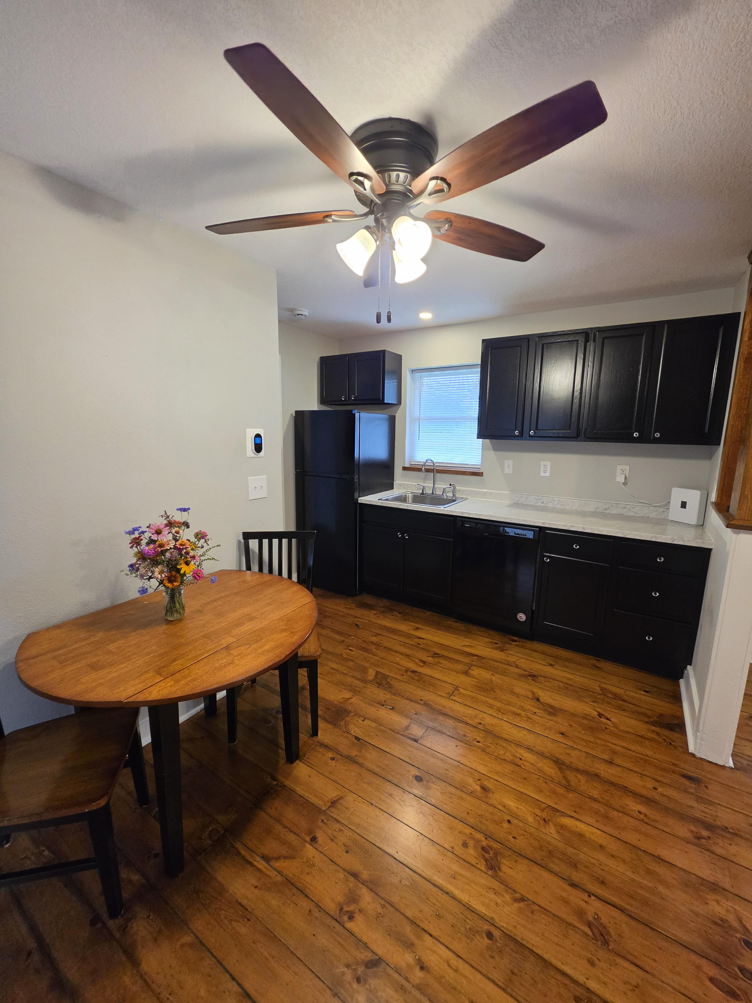 603 E 8th St S – photo 3