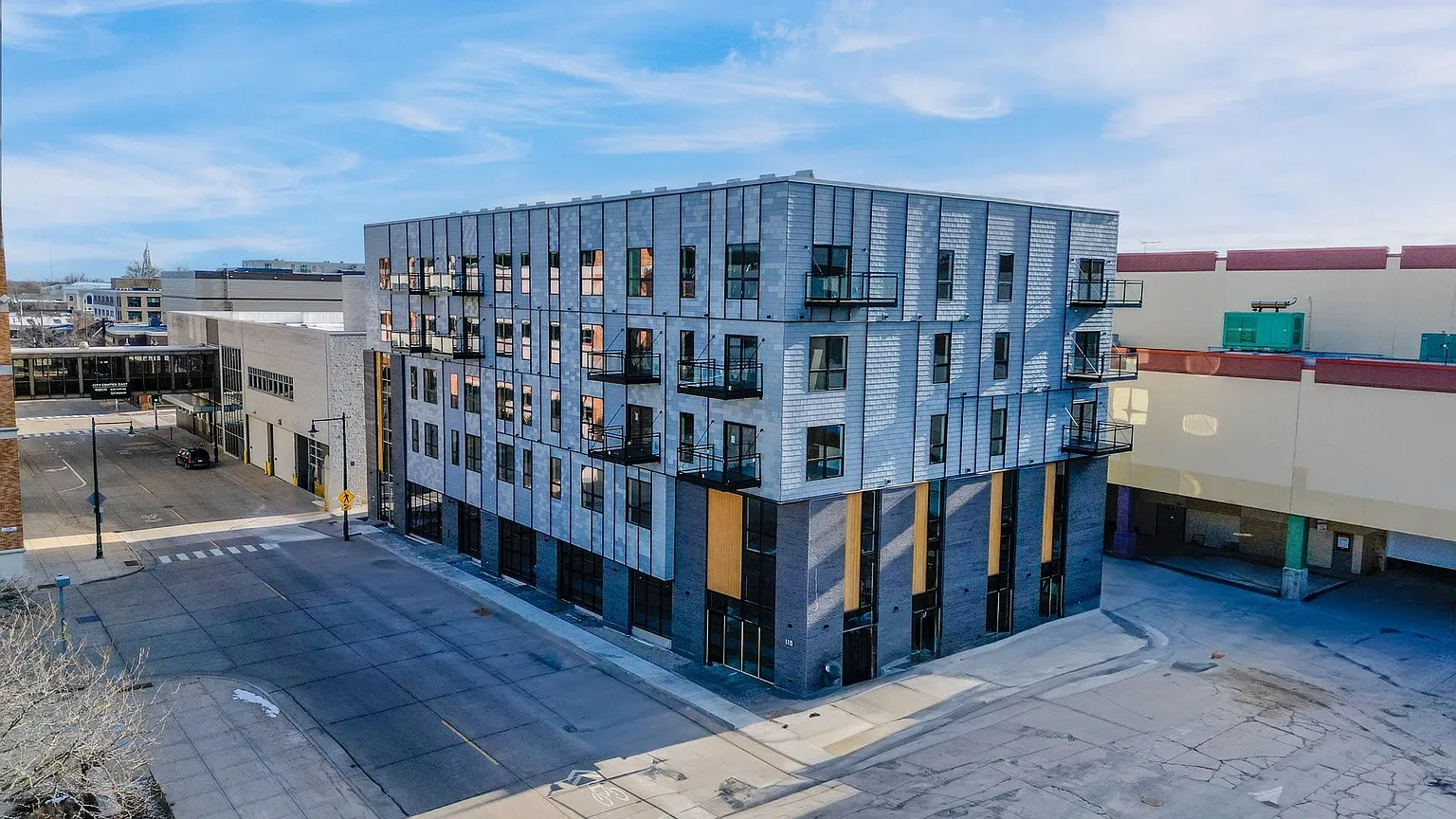 Urbane115 Apartments – photo 2