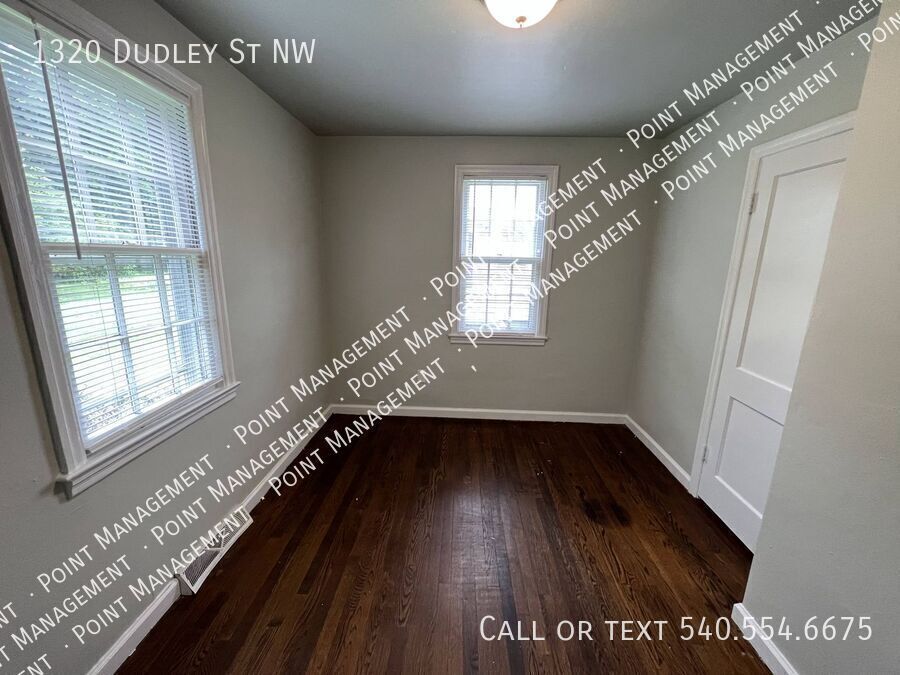 1320 Dudley St NW – photo 5