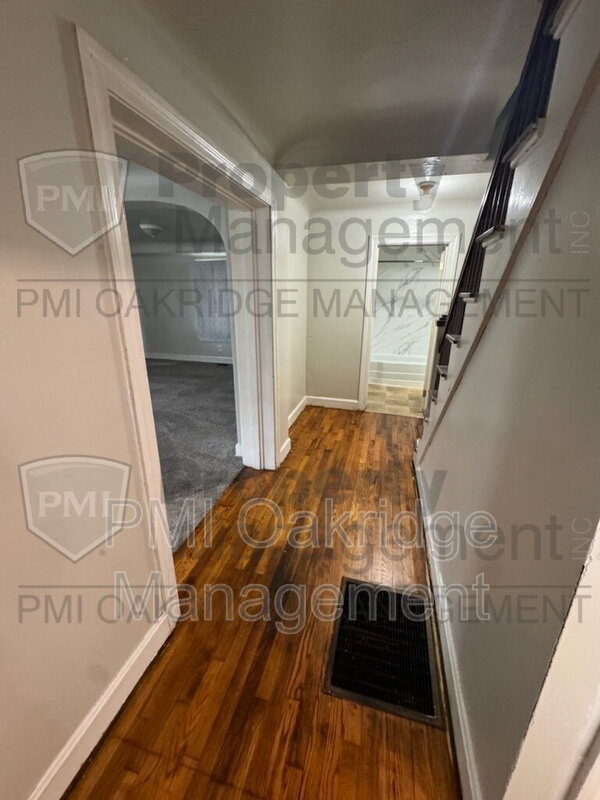 906 Race Dr unit 1 – photo 4