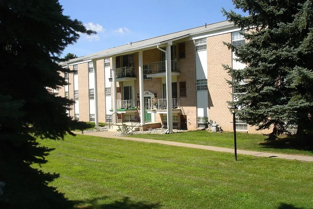 Hermitage Hills Apartments – photo 4