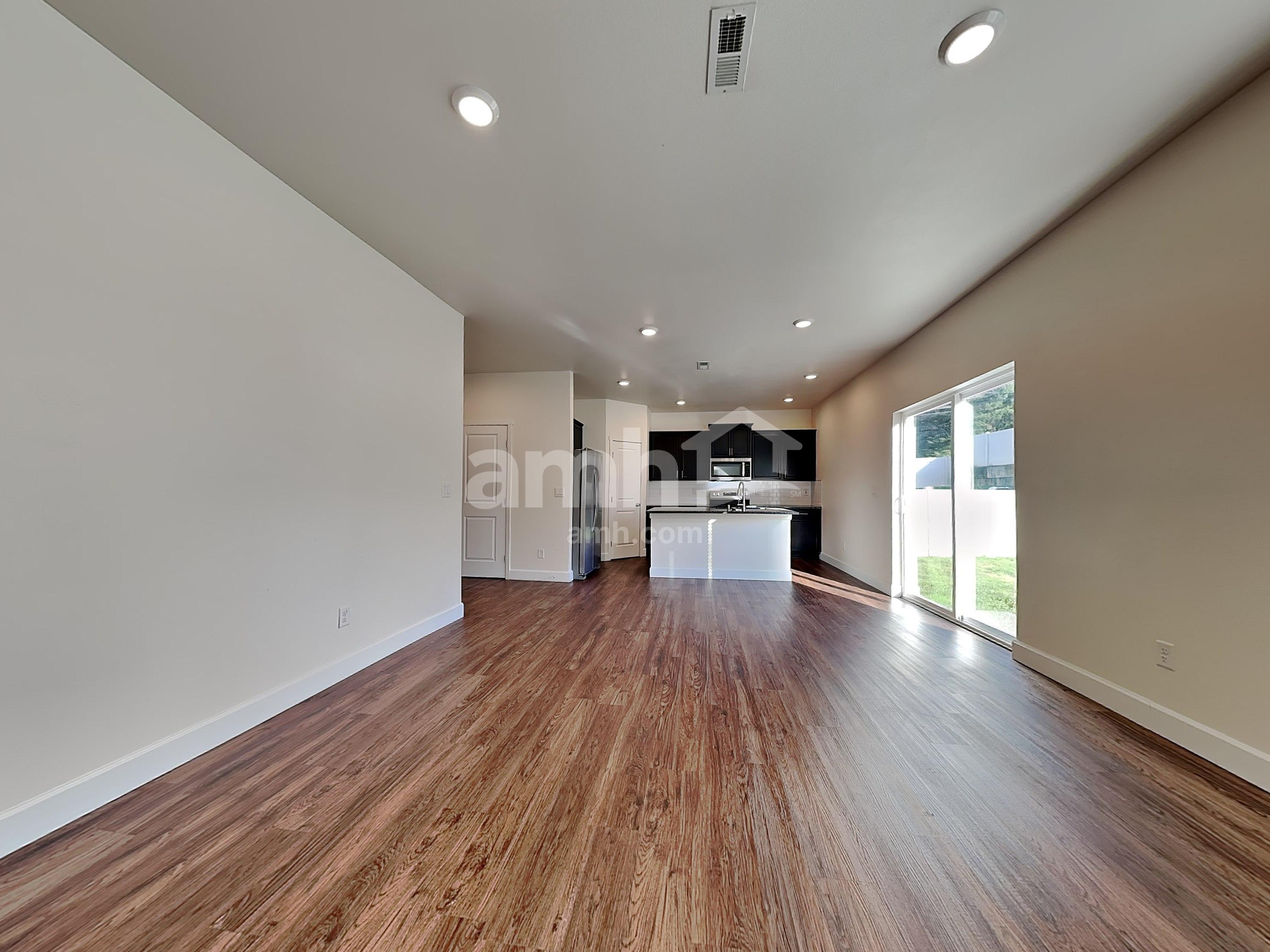 19211 15th Ave Ct E – photo 4
