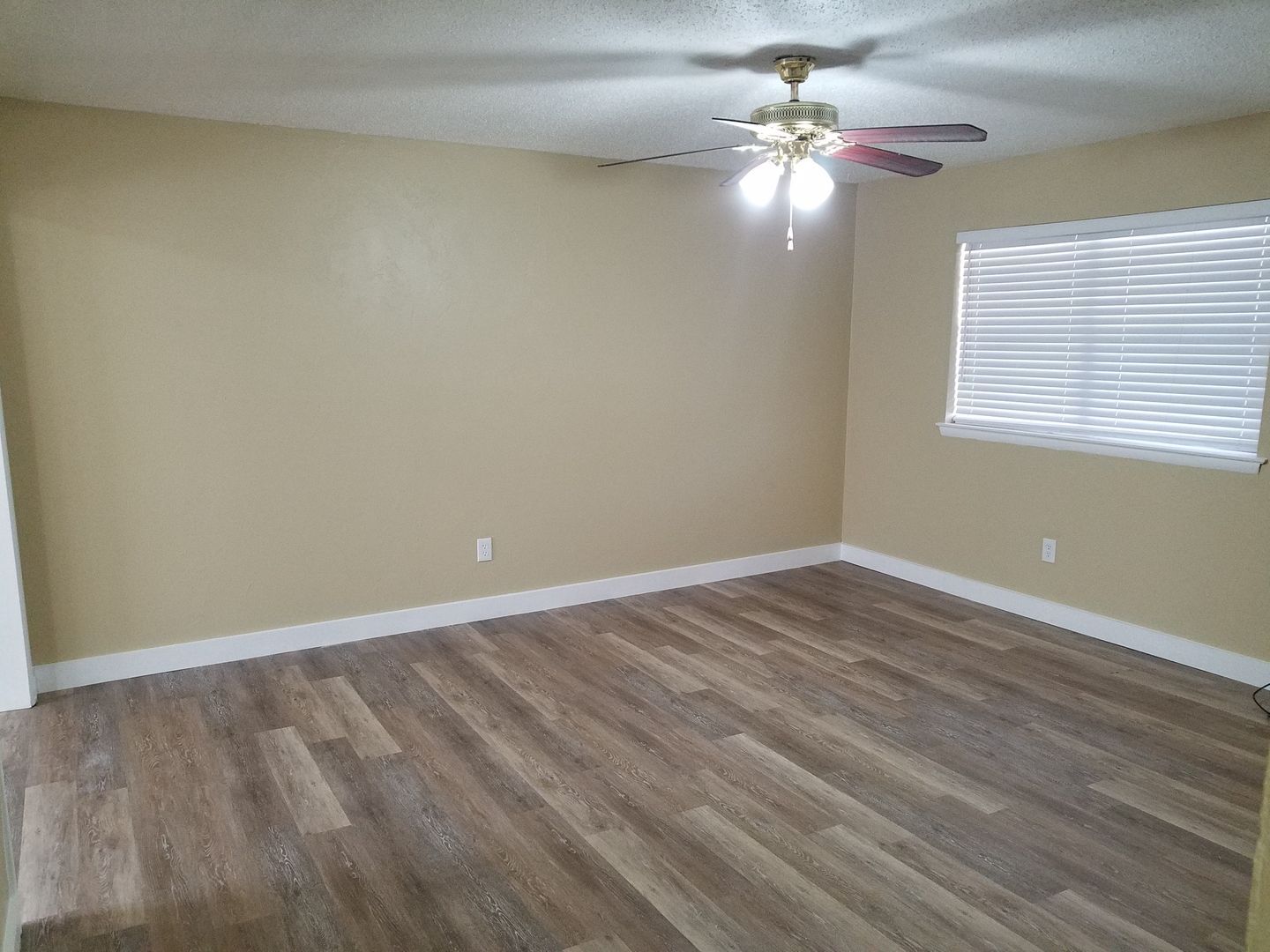 301 N University Dr unit 9 – photo 5