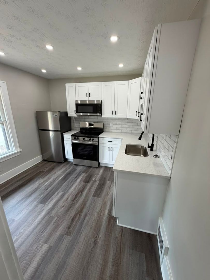 1700 E 290th St unit Up – photo 3