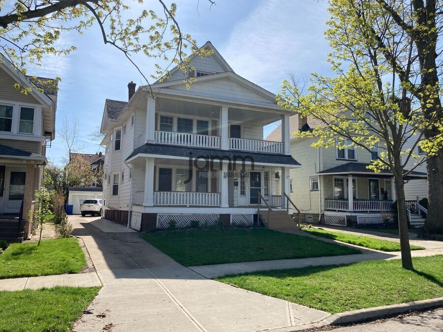 1285 W 105th St – photo 1