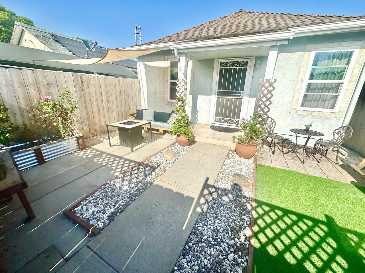337 30th St – photo 1