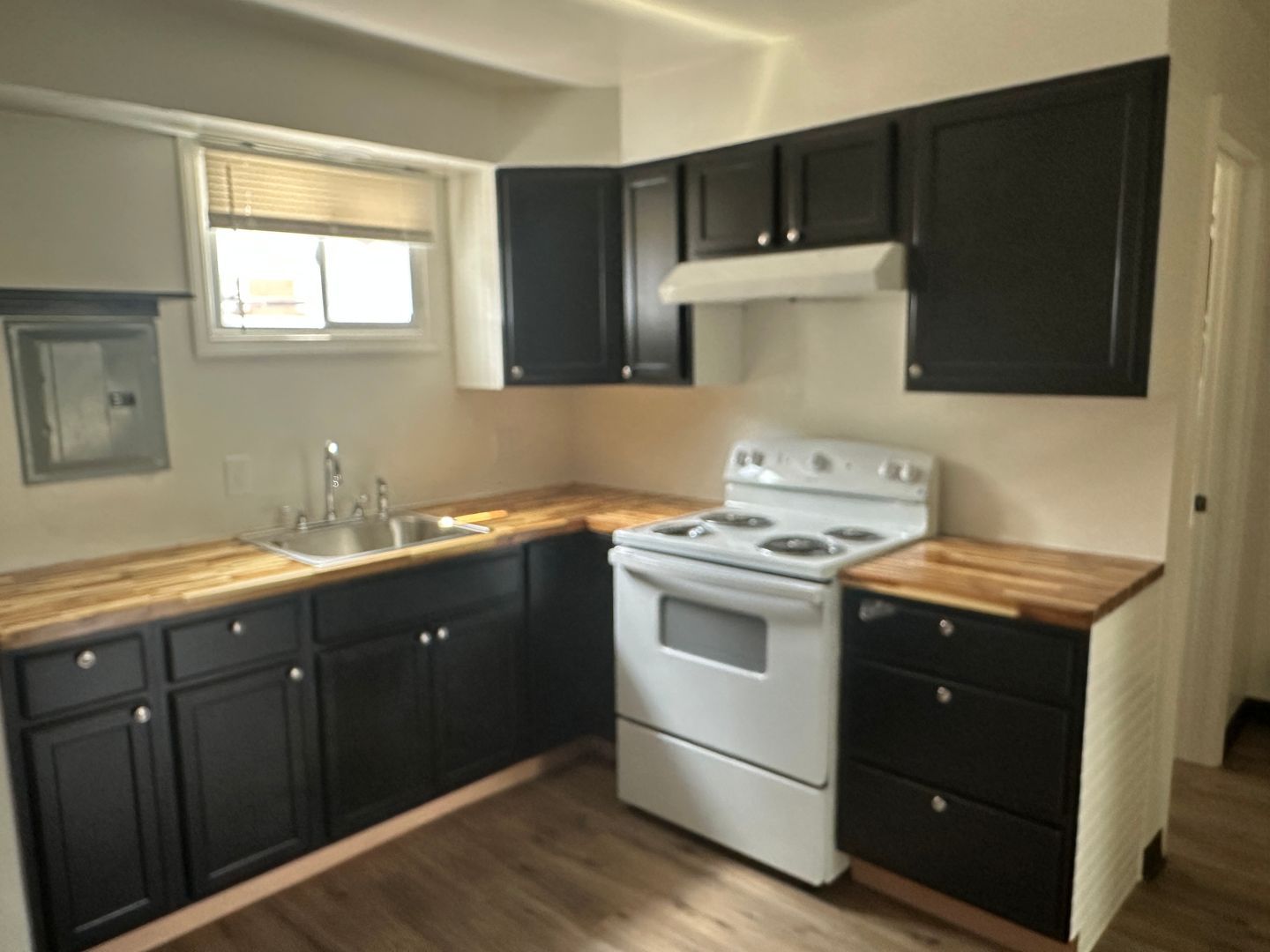 2327 E Midlothian Blvd – photo 1