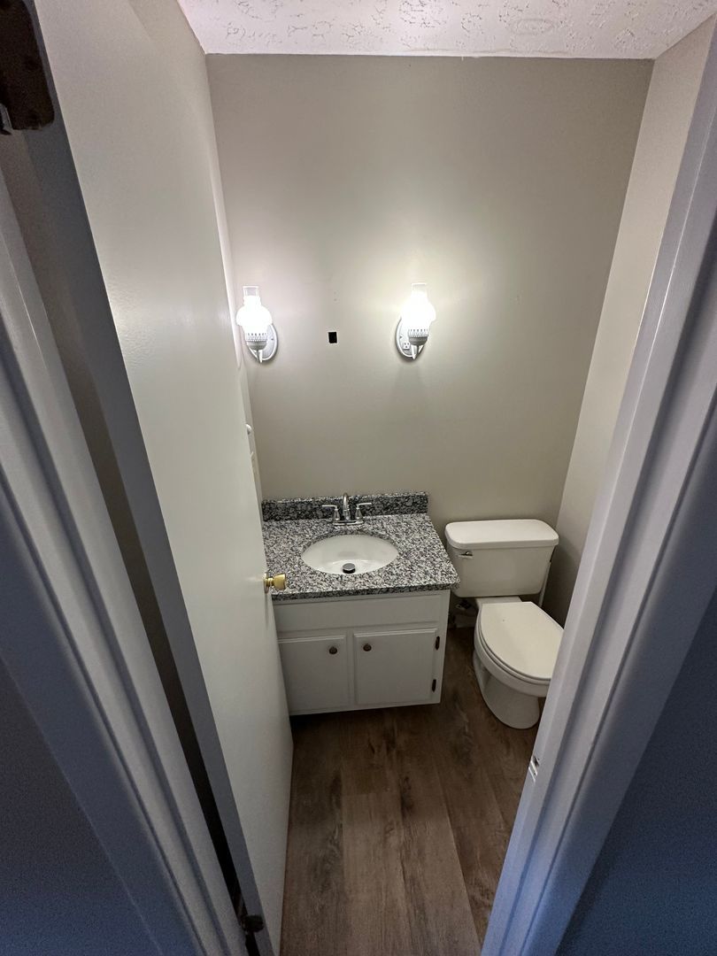 290 Lincoln St SW – photo 3