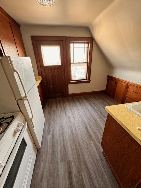 2229 Blake Ave unit 2 – photo 1