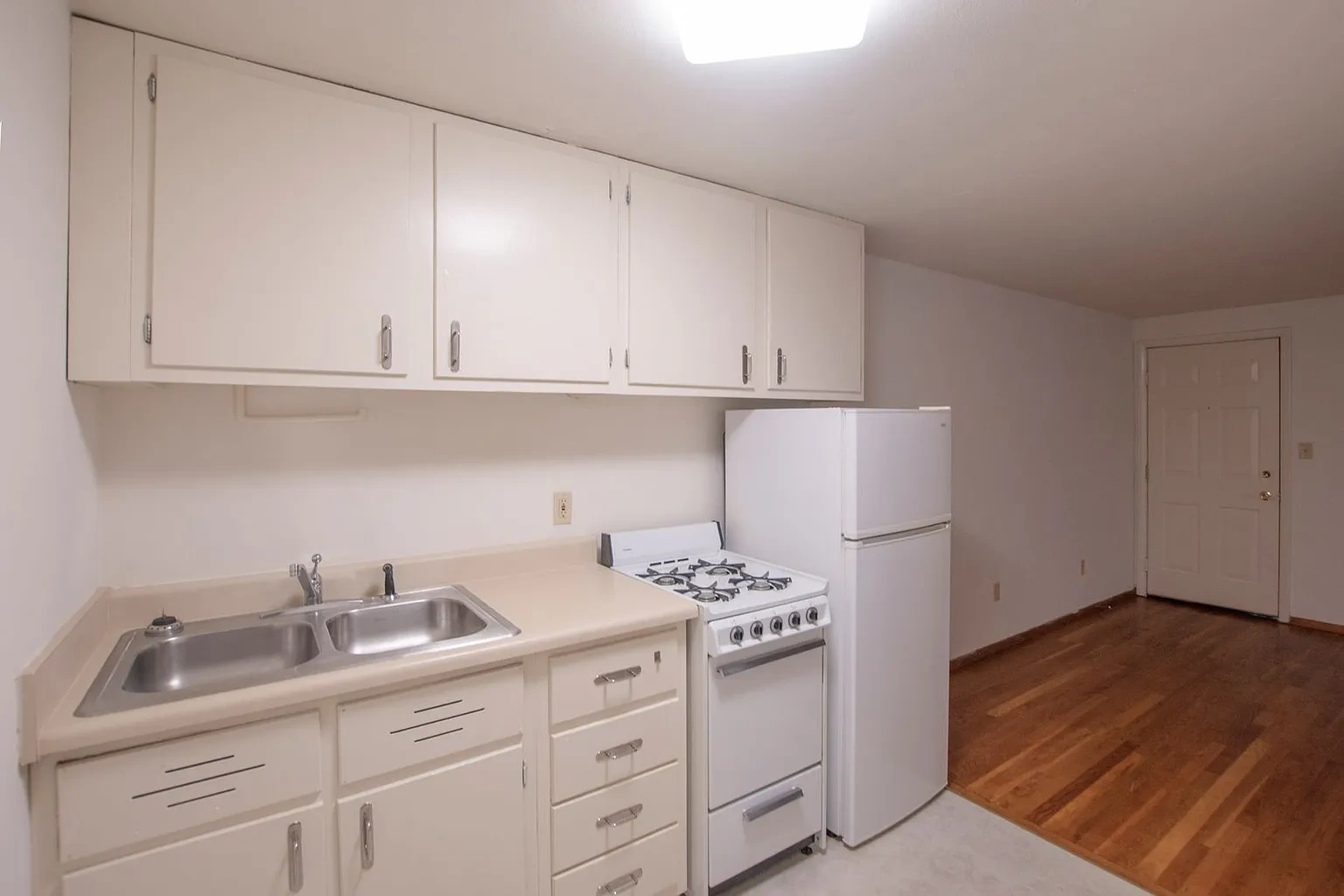 State Street Apartments – photo 4