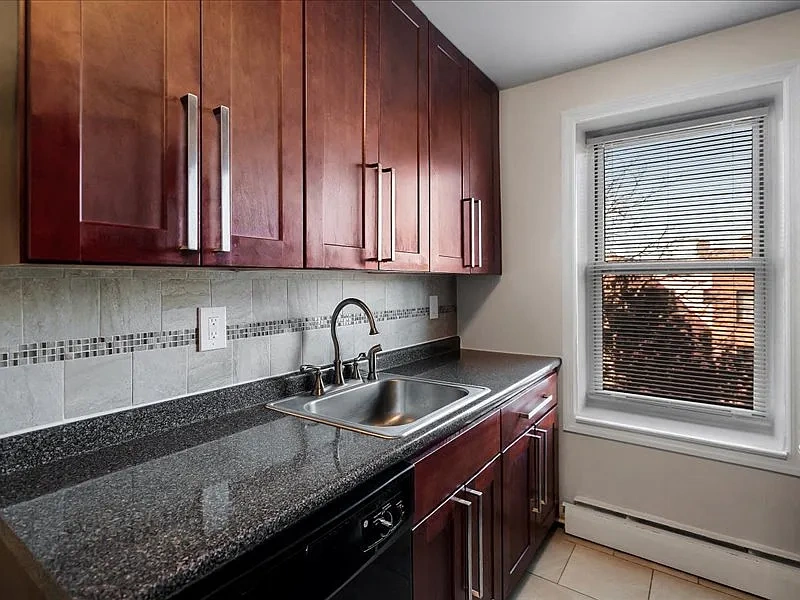 Whitehouse Apartments – photo 3