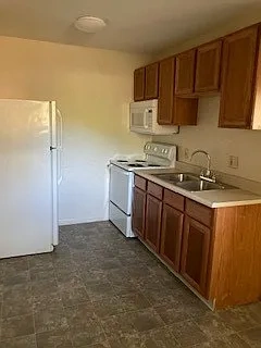 Lakewood Apartments – photo 4