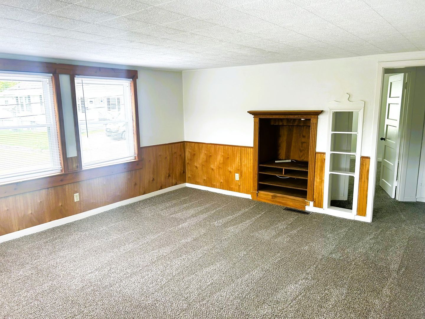 110 Capitol Blvd unit Upstairs – photo 2
