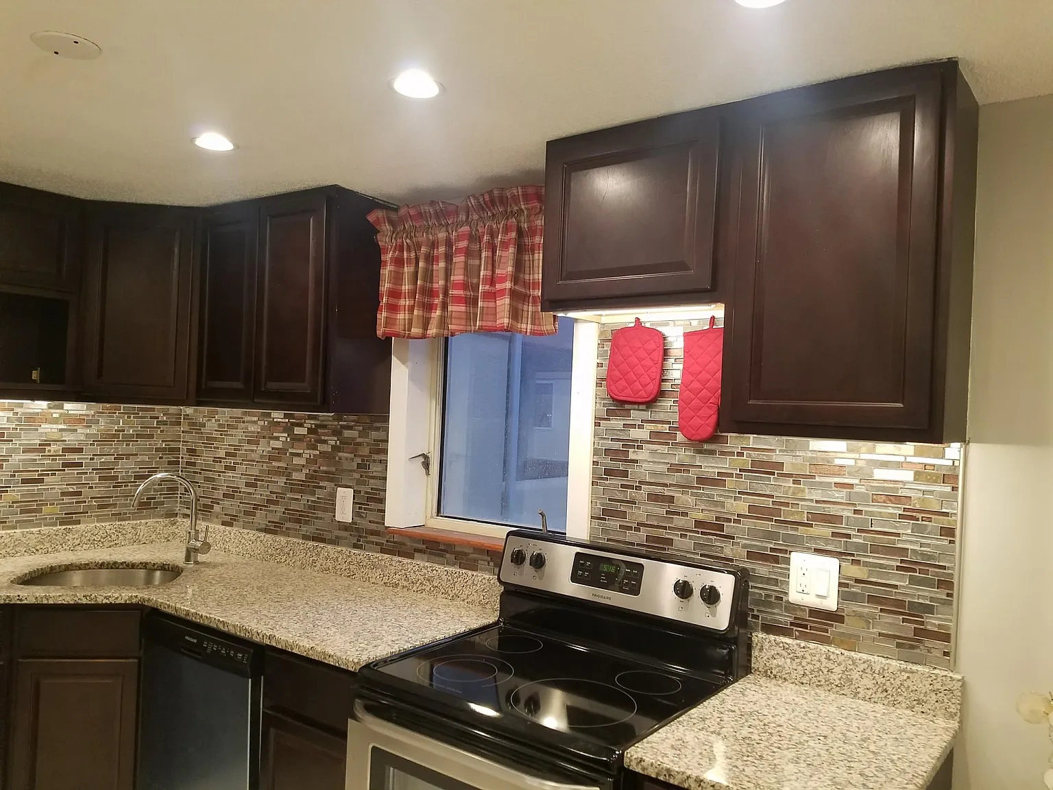 1380 East St – photo 5