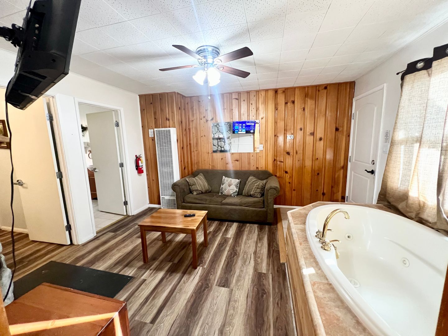 877 Tulip Ln unit Timberhaven Lodge Unit 1 – photo 4