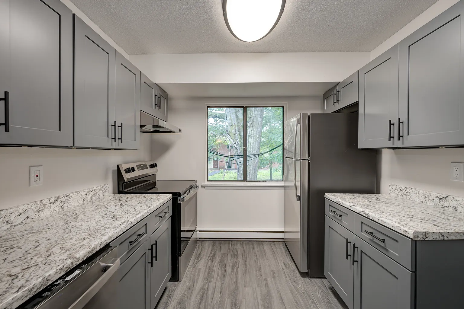 Oakbrook Manor Apartments – photo 1