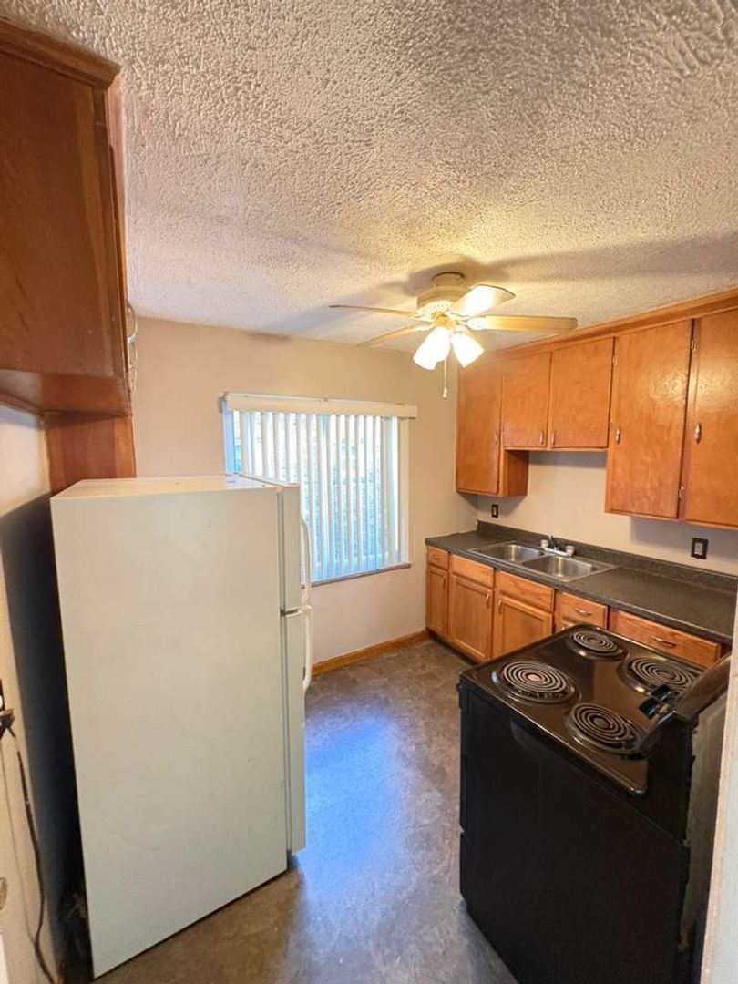 18015 Harvard Ave unit Unit 1 – photo 5