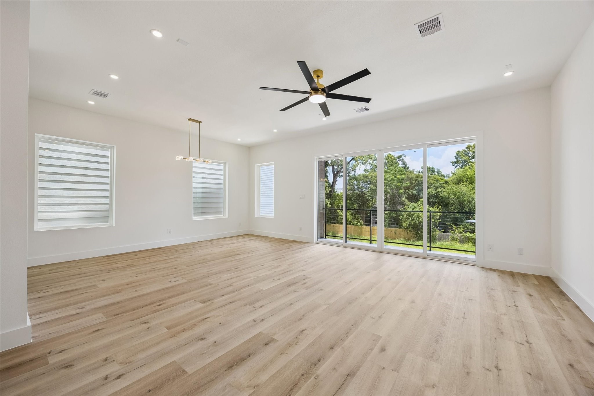 1034 W 17th St unit B – photo 2