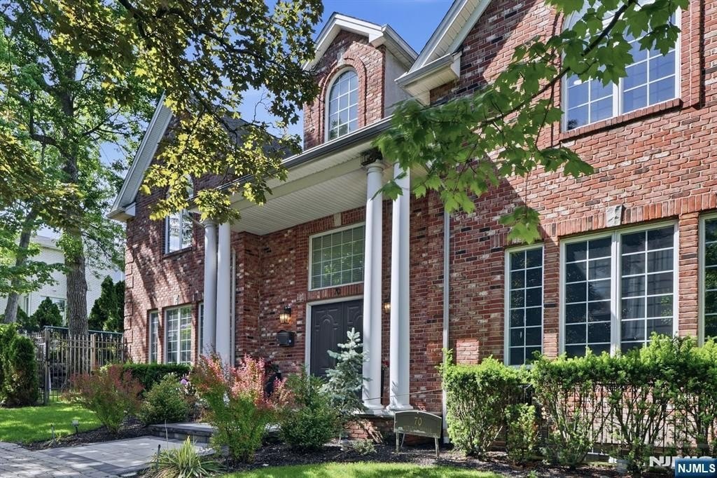 70 McElroy Ave – photo 3