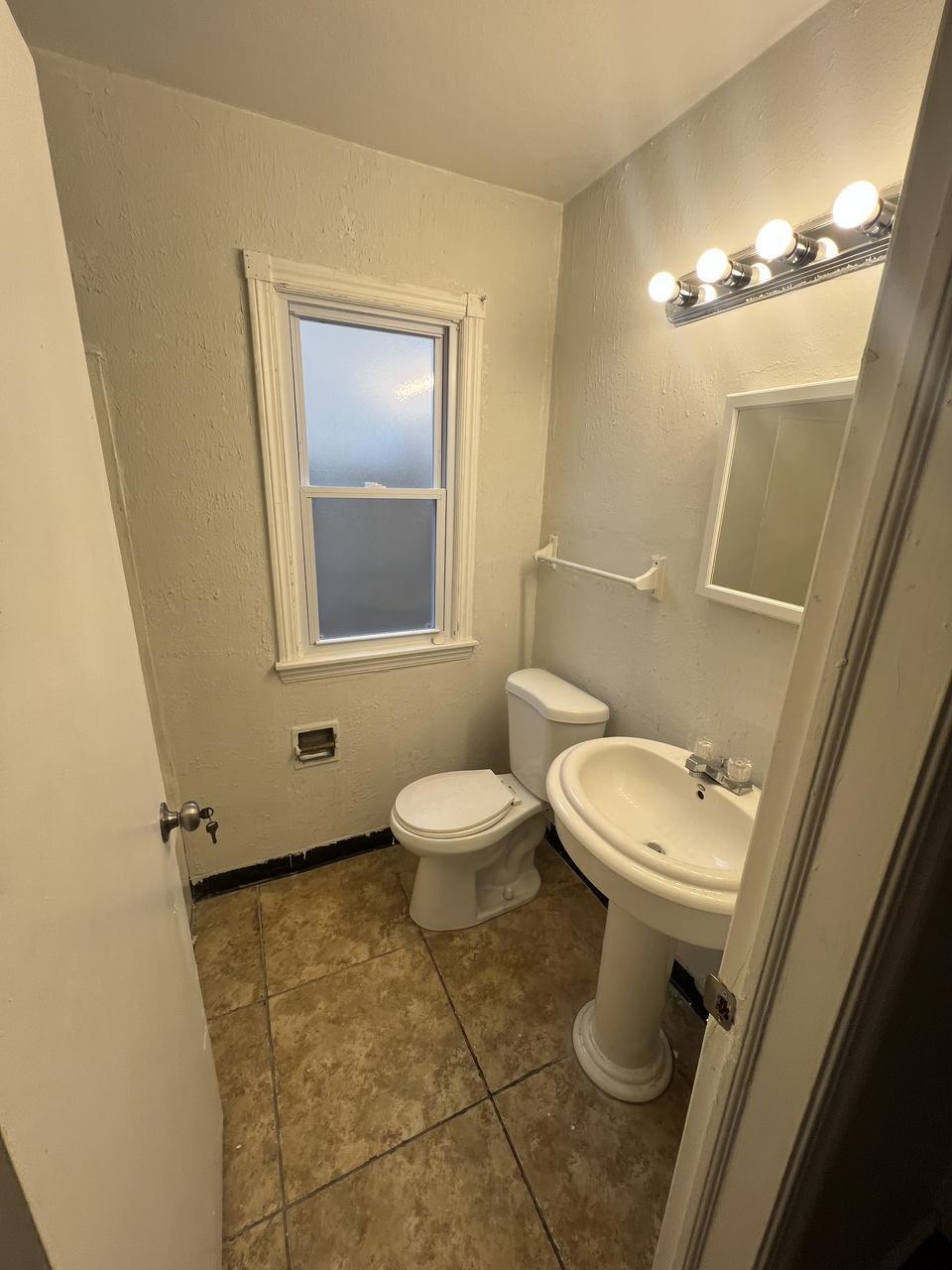 16012 Puritas Ave – photo 3