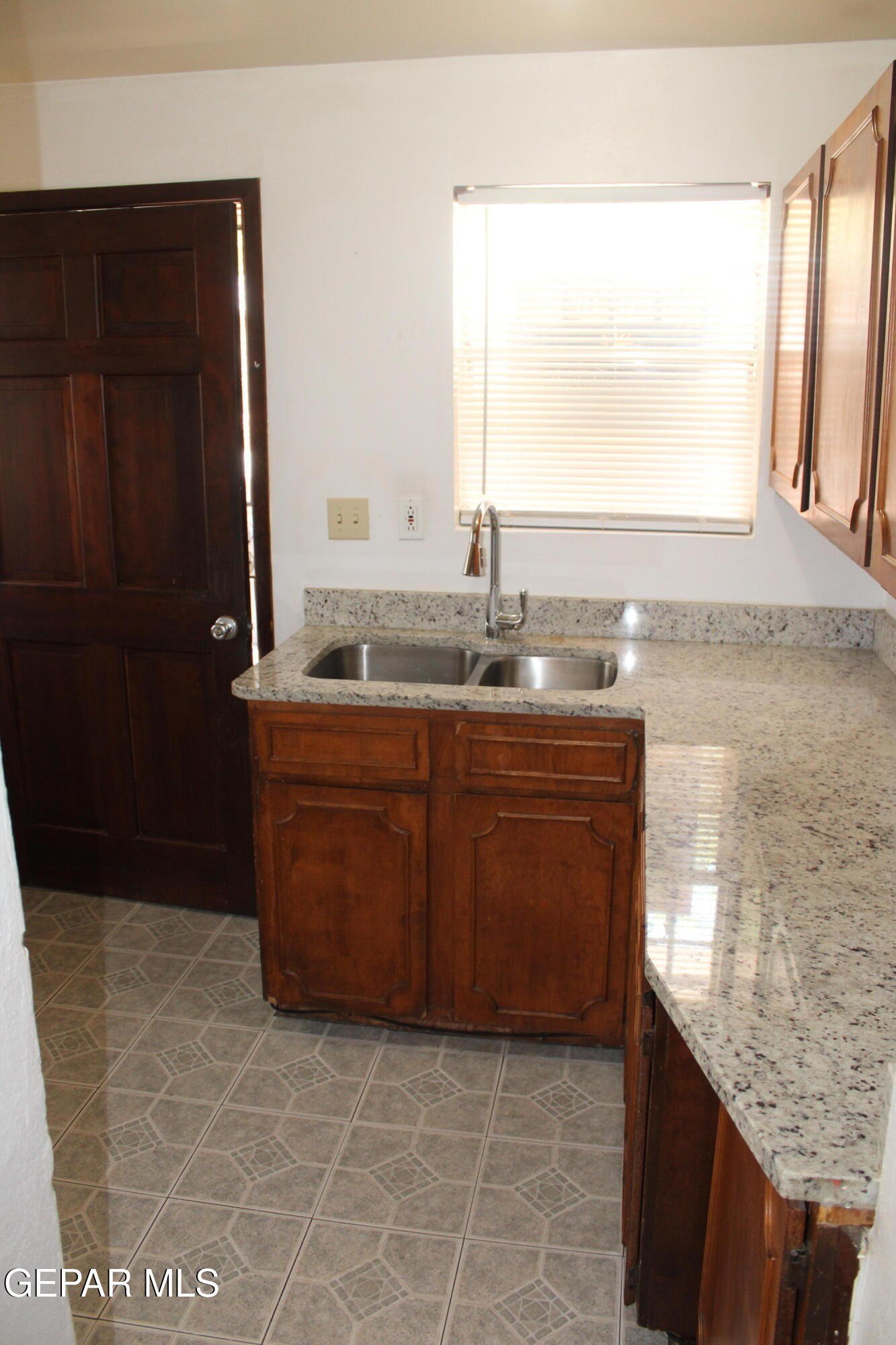 3526 Nations Ave #1/2 – photo 4