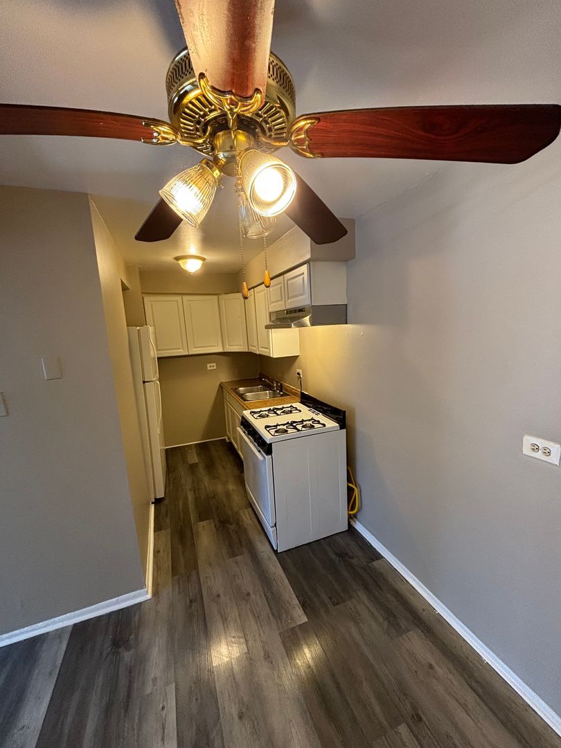 12500 Lincoln St unit 6 – photo 3