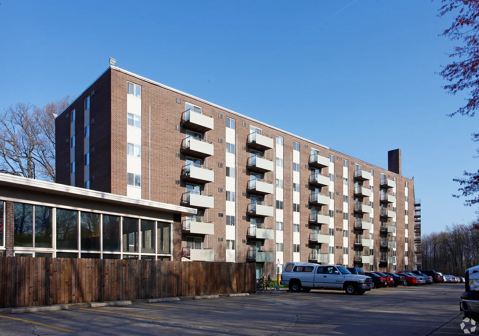 College Towers Apartments – photo 4