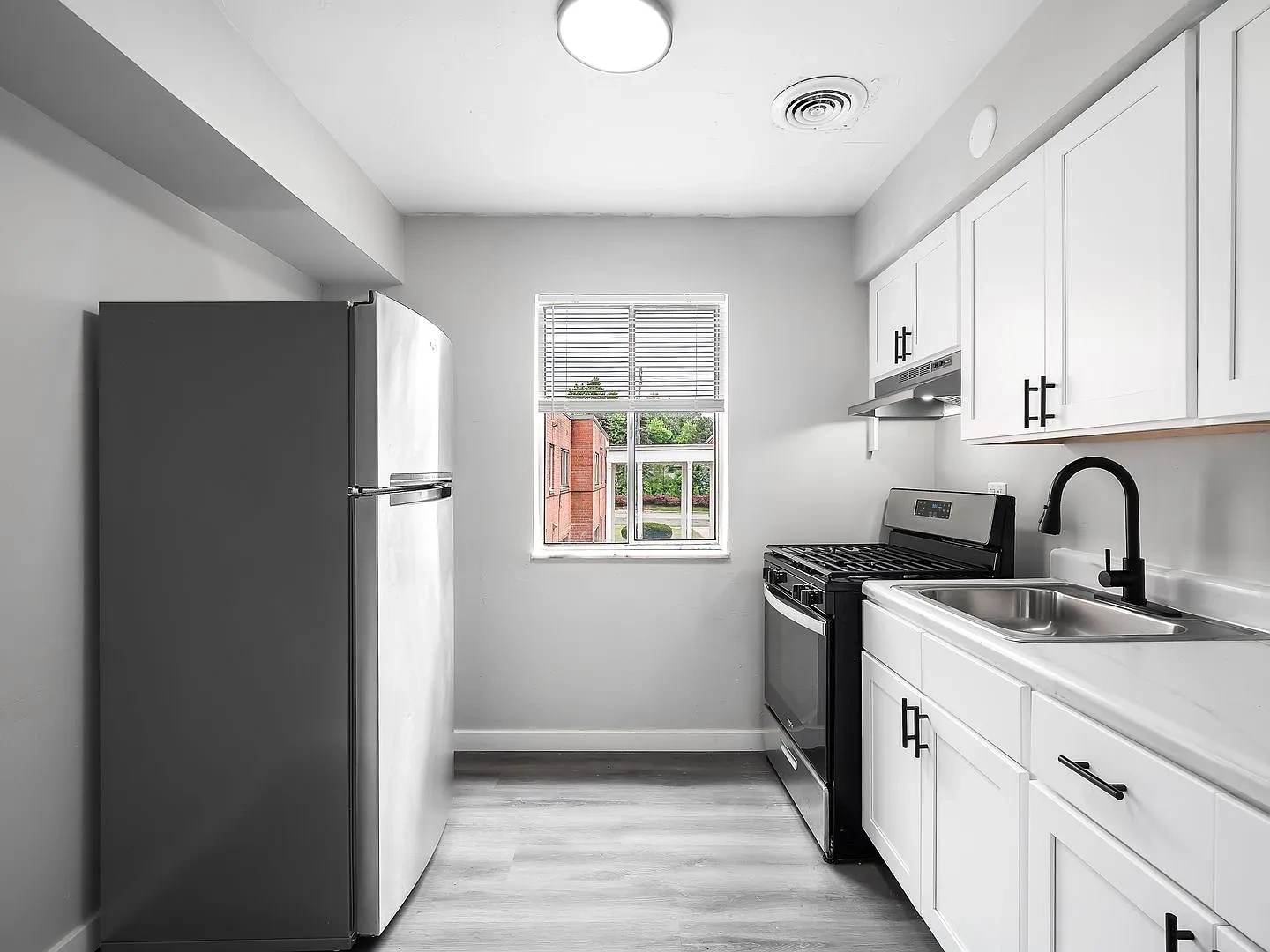 Heights Garden Apartments – photo 3