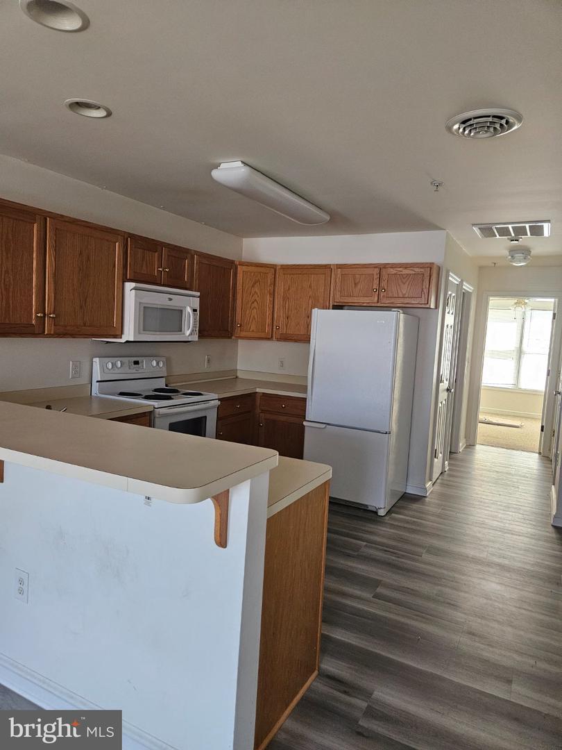 101 W Sunset Ave – photo 4