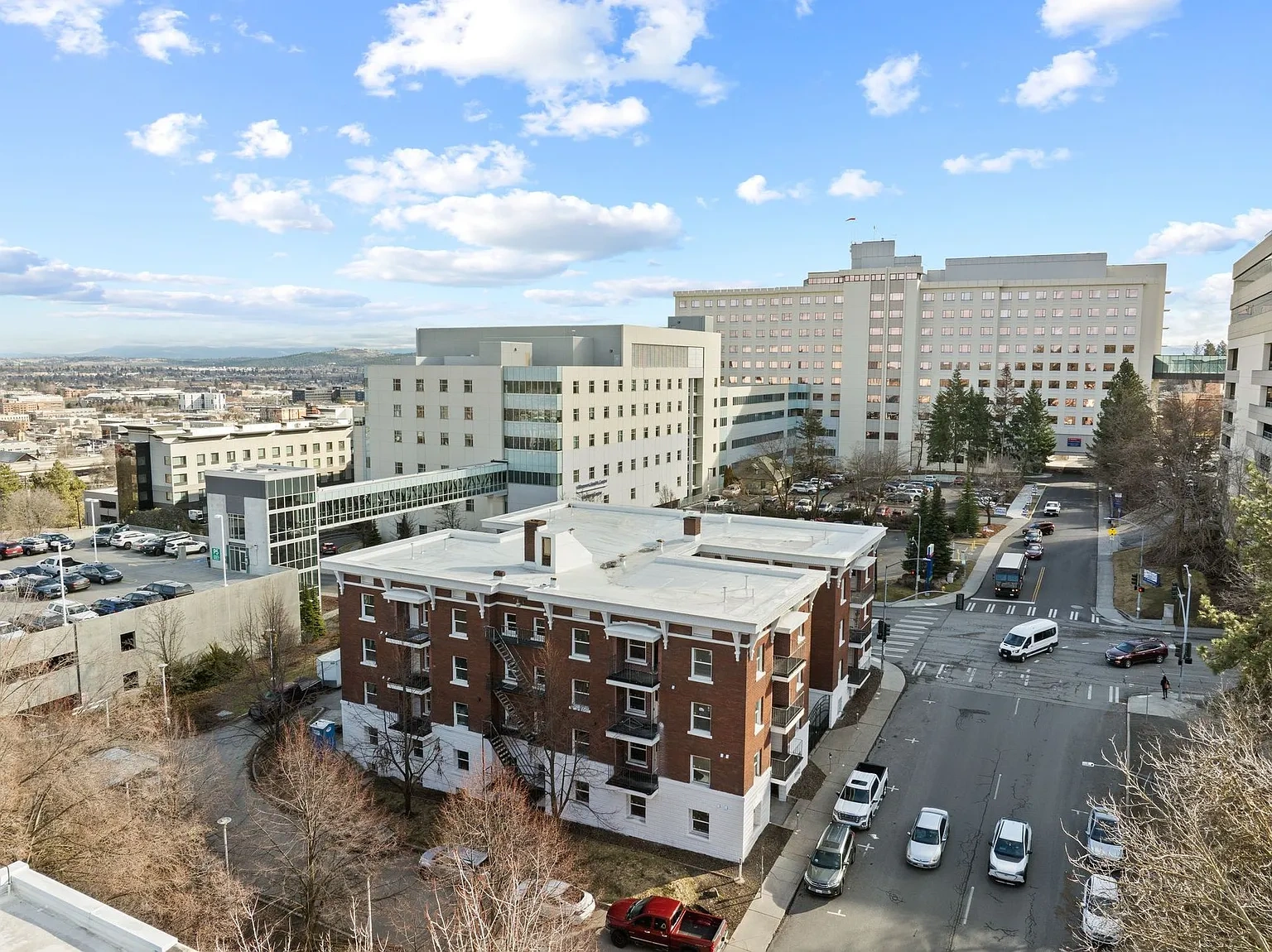 Cambridge Court Apartments – photo 1