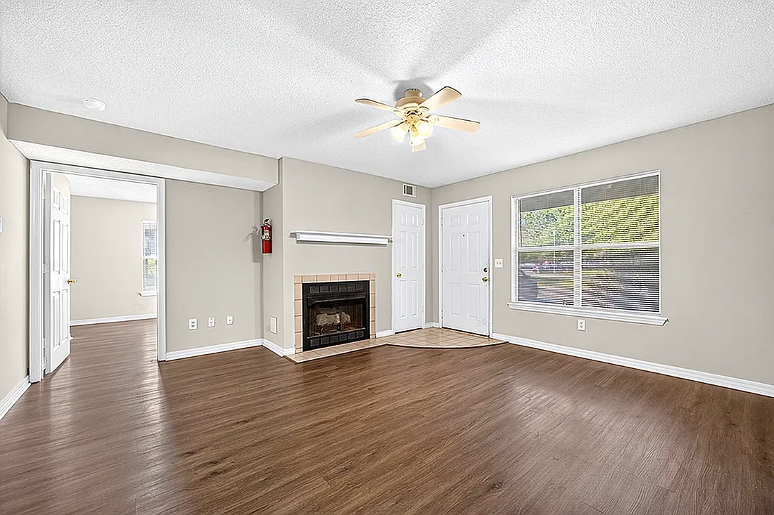 Chamberland Square Apartments – photo 3