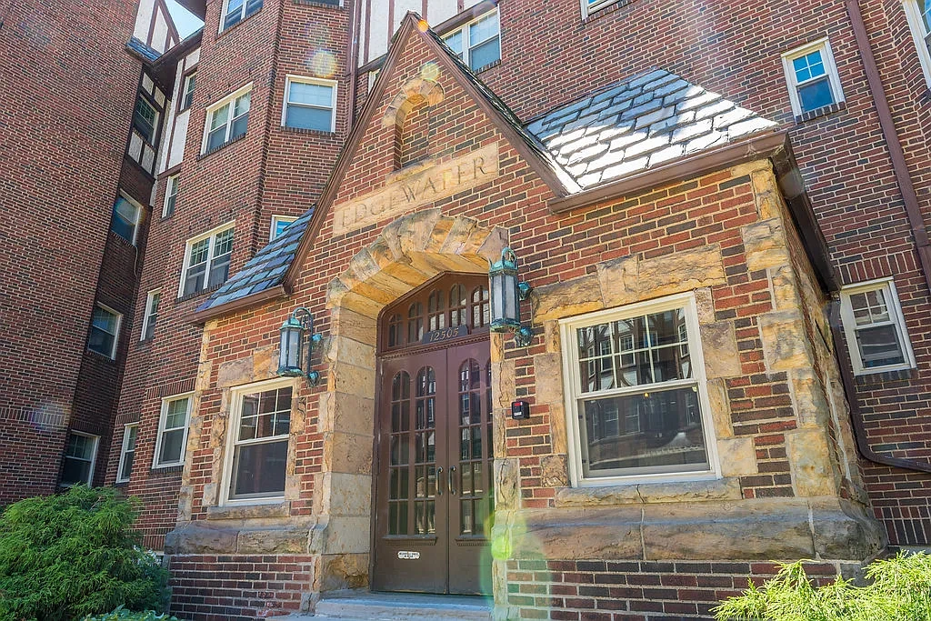 AIY Vintage Gold Coast Collection – Edgewater Bldg