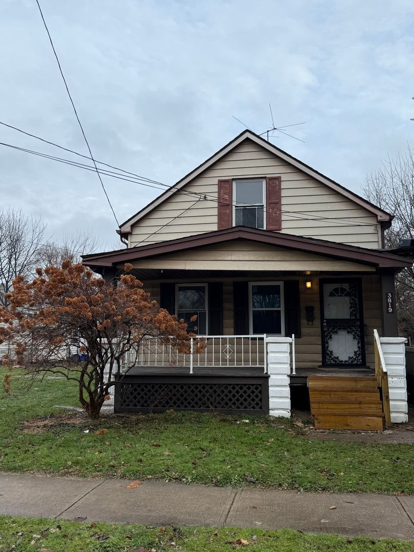 3819 E 54th St – photo 1