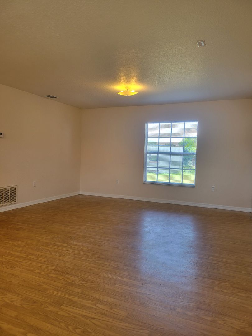 775 E Findley Ave – photo 2