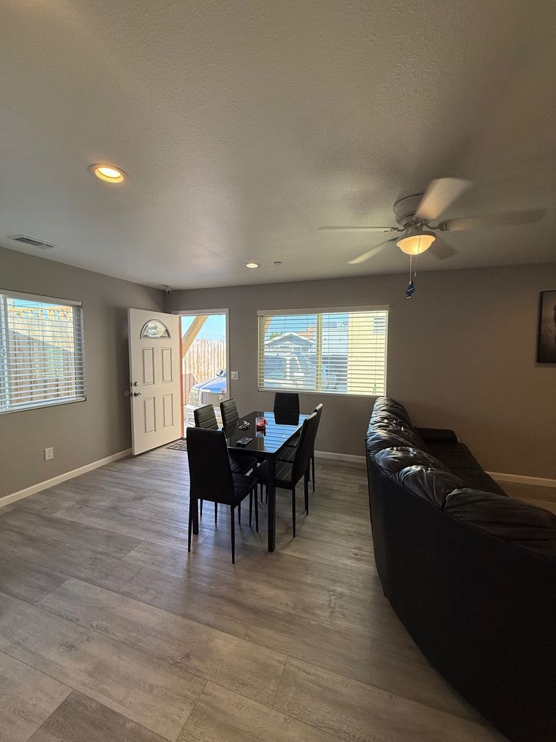 5276 Imperial Ave unit 5276 – photo 5