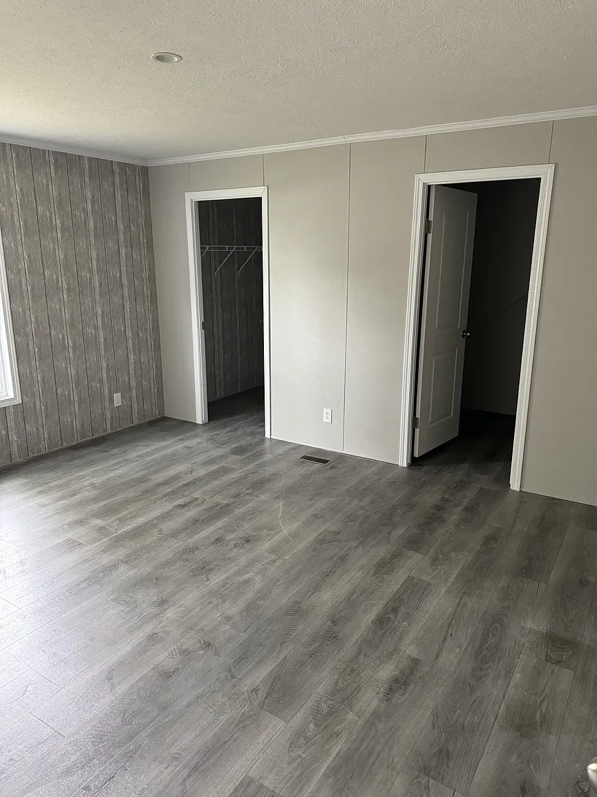 Regency Manor – photo 2