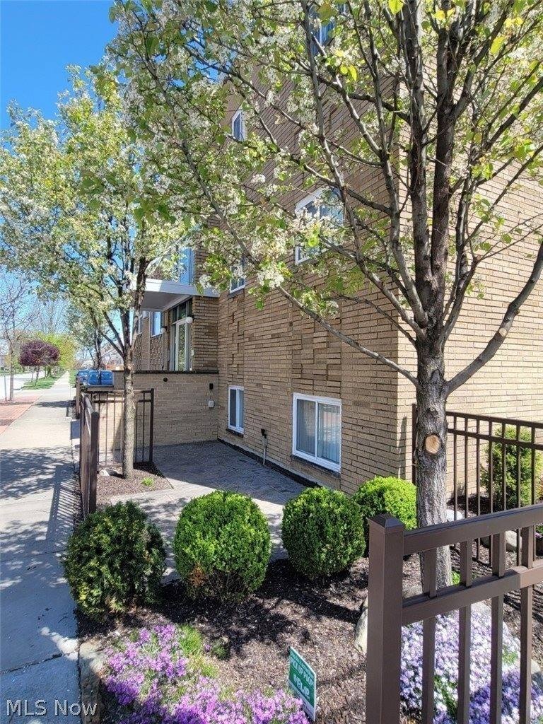 1675 Woodward Ave – photo 2