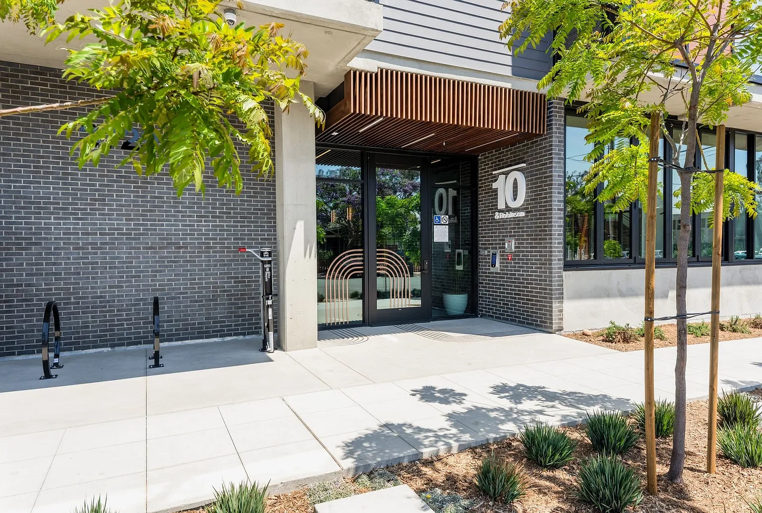10th and Robinson – photo 2
