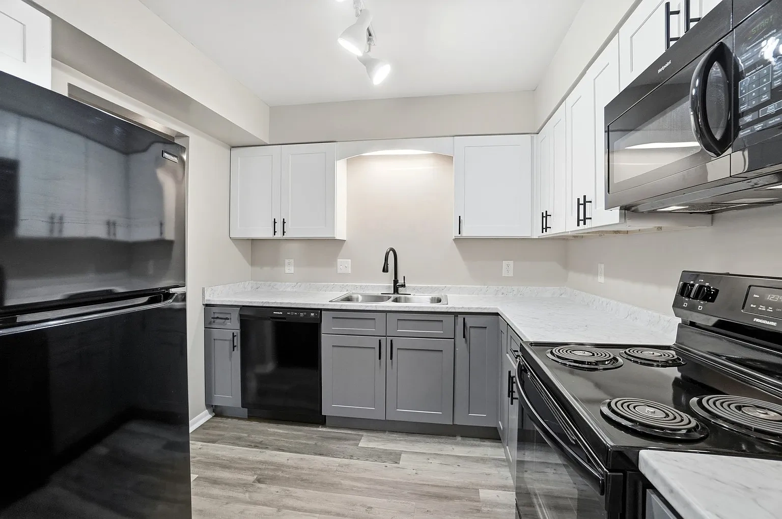 Northcrest Garden Apartments – photo 2