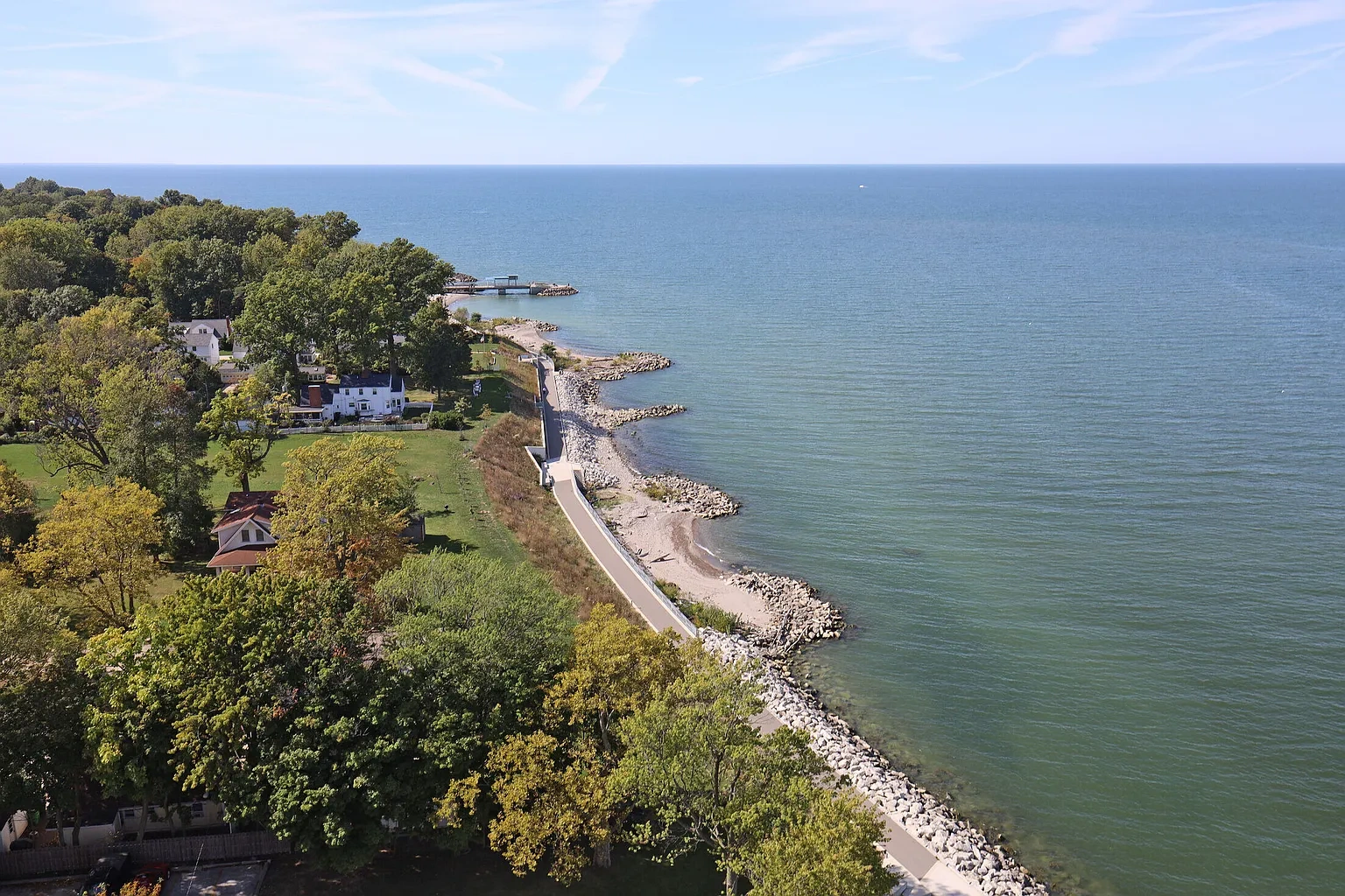 Water's Edge – photo 2