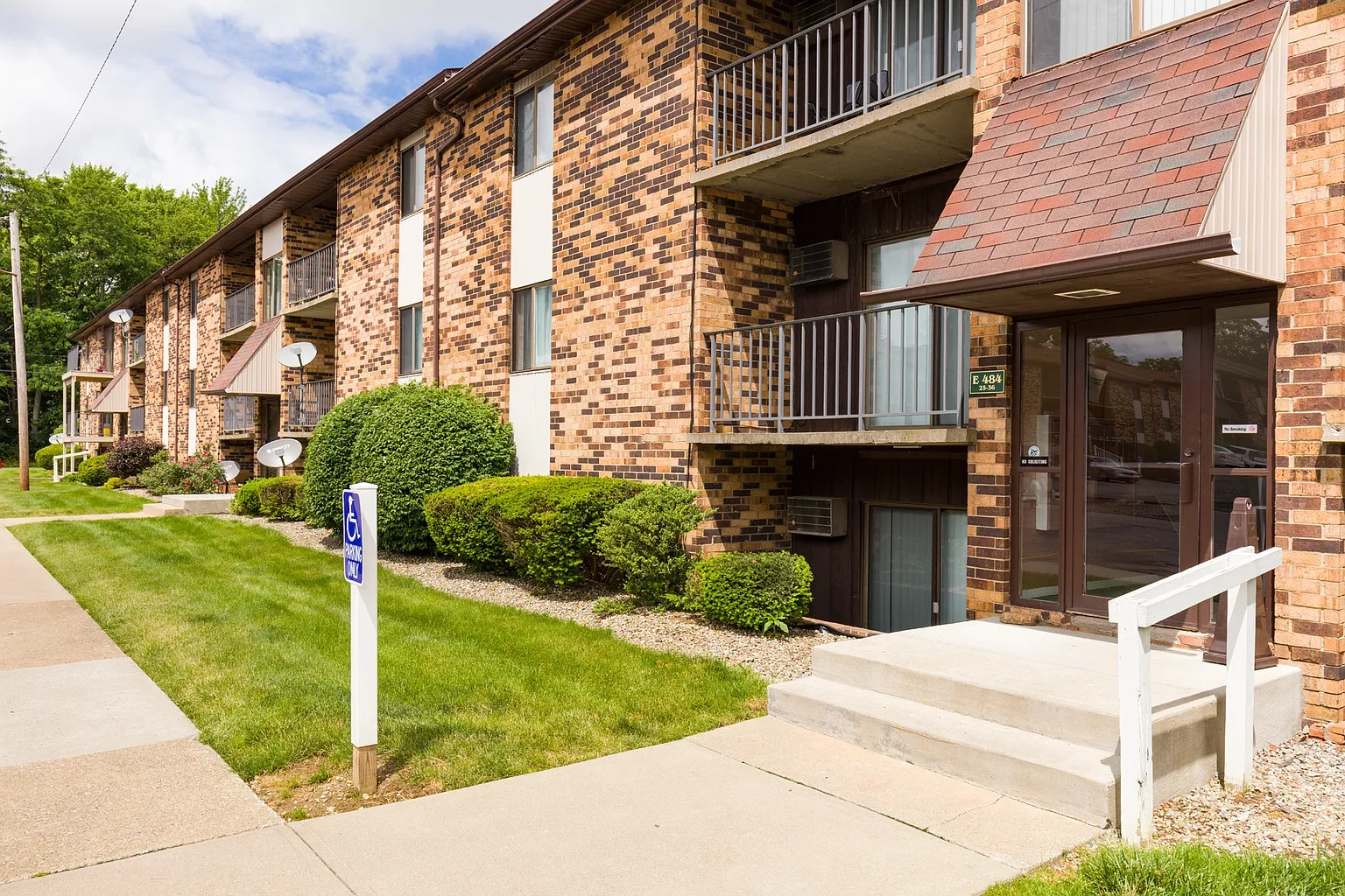 Hillbrook Apartments – photo 2