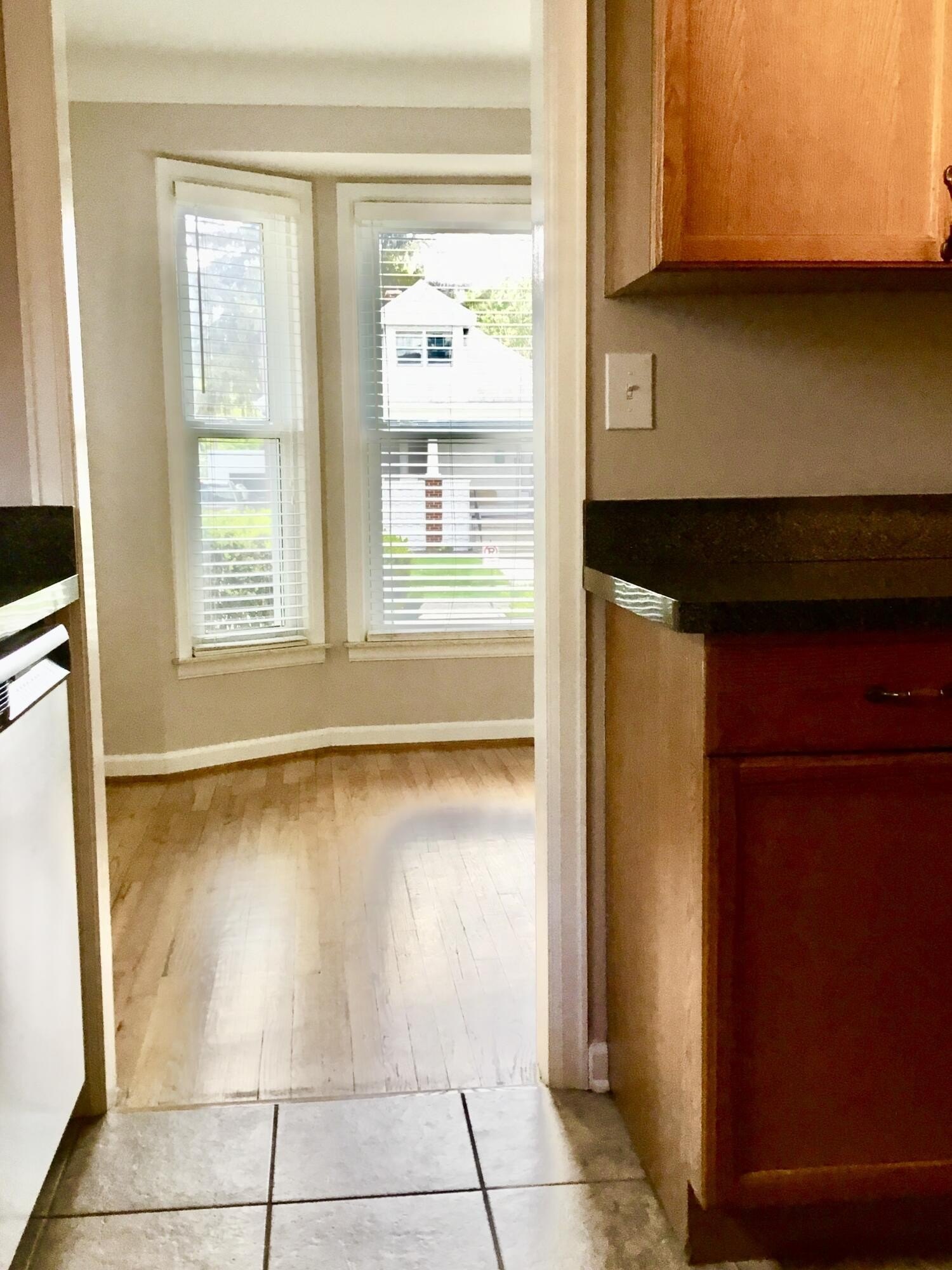 520 S Kenwood Ave – photo 5