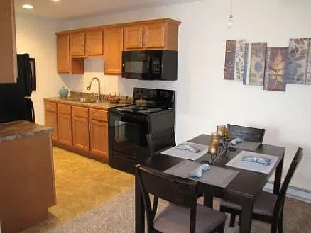 Courtyard Apartment Homes – photo 2
