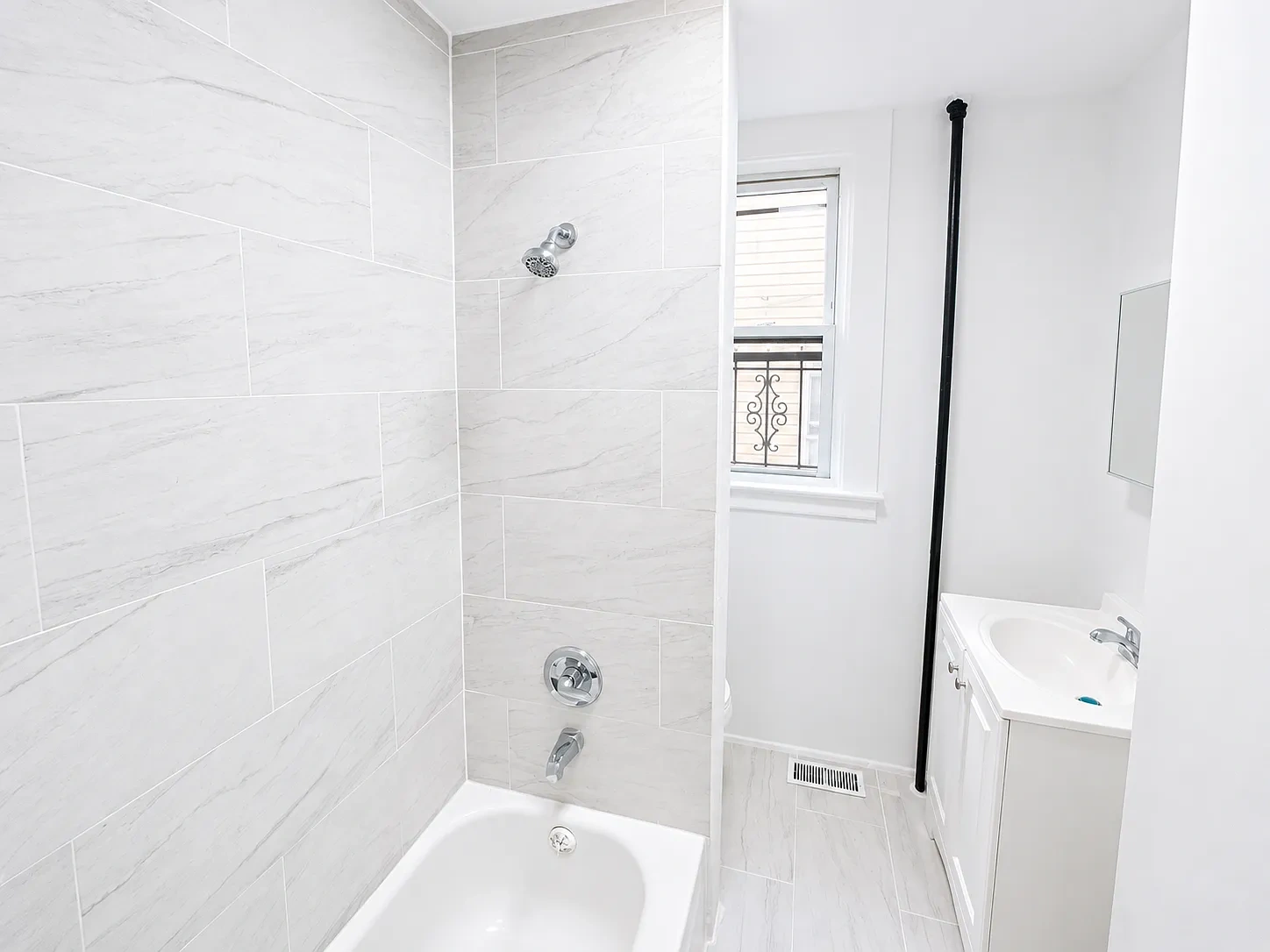233 Rose St – photo 3
